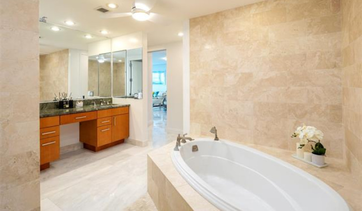 1288 Ala Moana Boulevard,Honolulu,Hawaii,96814,2 Bedrooms Bedrooms,2 BathroomsBathrooms,Condo/Townhouse,Ala Moana,5,18286259