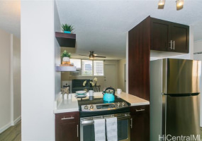 2442 Kuhio Avenue,Honolulu,Hawaii,96815,2 ベッドルーム ベッドルーム,1 バスルームバスルーム,コンド / タウンハウス,Kuhio,9,18286729