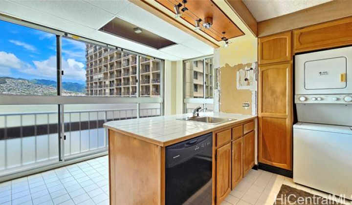 431 Nahua Street,Honolulu,Hawaii,96815,2 Bedrooms Bedrooms,2 BathroomsBathrooms,Condo/Townhouse,Nahua,8,18287315