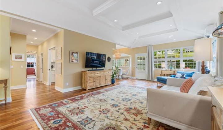 114 Kokololio Place,Honolulu,Hawaii,96821,3 Bedrooms Bedrooms,2 BathroomsBathrooms,Single family,Kokololio,18287401