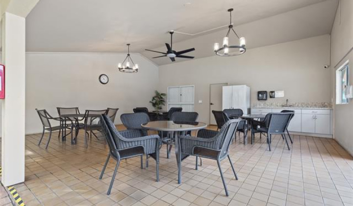 3009 Ala Makahala Place,Honolulu,Hawaii,96818,2 Bedrooms Bedrooms,1 BathroomBathrooms,Condo/Townhouse,Ala Makahala,17,19460280