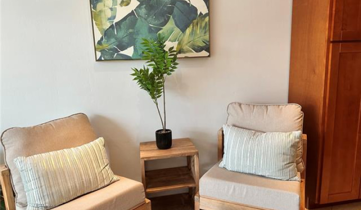 364 Seaside Avenue,Honolulu,Hawaii,96815,1 BathroomBathrooms,Condo/Townhouse,Seaside,4,18288018