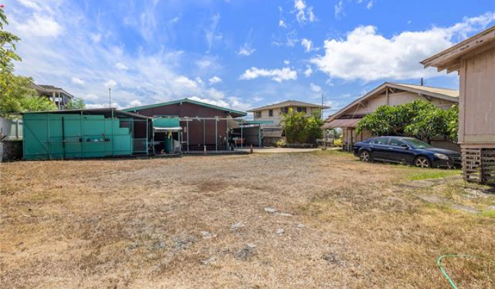 1221 Gulick Avenue,Honolulu,Hawaii,96819,7 Bedrooms Bedrooms,3 BathroomsBathrooms,Single family,Gulick,18288200