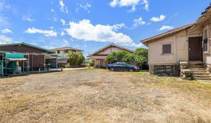 1221 Gulick Avenue,Honolulu,Hawaii,96819,7 Bedrooms Bedrooms,3 BathroomsBathrooms,Single family,Gulick,18288200