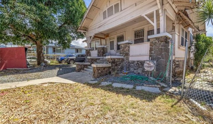 1221 Gulick Avenue,Honolulu,Hawaii,96819,7 Bedrooms Bedrooms,3 BathroomsBathrooms,Single family,Gulick,18288200