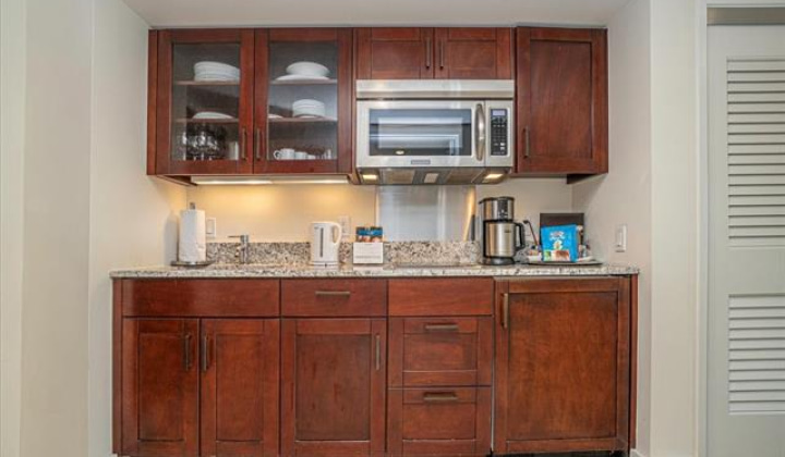 223 Saratoga Road,Honolulu,Hawaii,96815,1 BathroomBathrooms,Condo/Townhouse,Saratoga,17,18288598