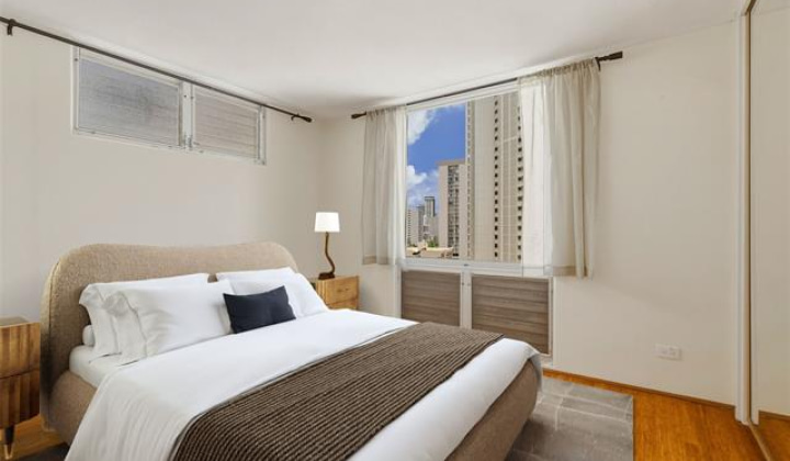 1717 Ala Wai Boulevard,Honolulu,Hawaii,96815,3 Bedrooms Bedrooms,2 BathroomsBathrooms,Condo/Townhouse,Ala Wai,12,19462477