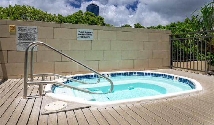 1717 Ala Wai Boulevard,Honolulu,Hawaii,96815,3 Bedrooms Bedrooms,2 BathroomsBathrooms,Condo/Townhouse,Ala Wai,12,19462477