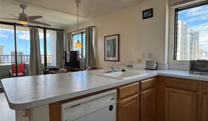 2240 Kuhio Avenue,Honolulu,Hawaii,96815,1 Bedroom Bedrooms,1 BathroomBathrooms,Condo/Townhouse,Kuhio,20,18290203