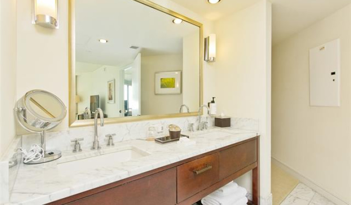 223 Saratoga Road,Honolulu,Hawaii,96815,2 Bedrooms Bedrooms,2 BathroomsBathrooms,Condo/Townhouse,Saratoga,12,18291017