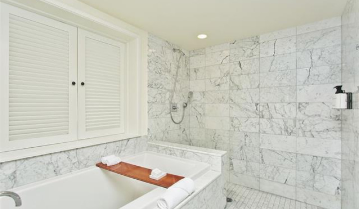 223 Saratoga Road,Honolulu,Hawaii,96815,2 Bedrooms Bedrooms,2 BathroomsBathrooms,Condo/Townhouse,Saratoga,12,18291017