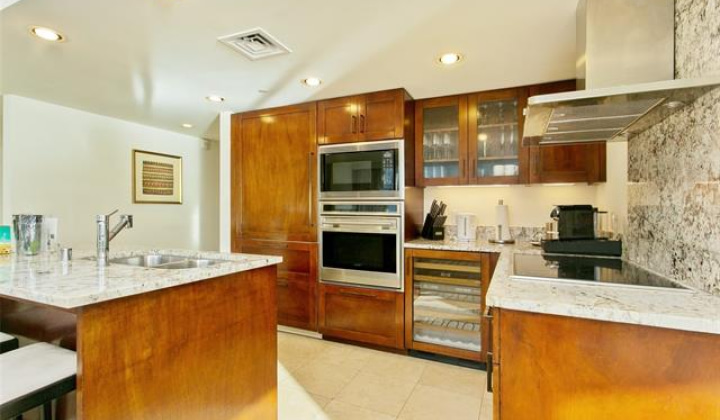 223 Saratoga Road,Honolulu,Hawaii,96815,2 Bedrooms Bedrooms,2 BathroomsBathrooms,Condo/Townhouse,Saratoga,12,18291017