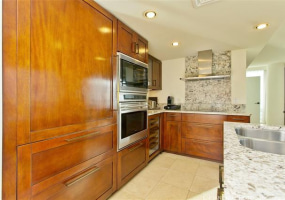 223 Saratoga Road,Honolulu,Hawaii,96815,2 Bedrooms Bedrooms,2 BathroomsBathrooms,Condo/Townhouse,Saratoga,12,18291017