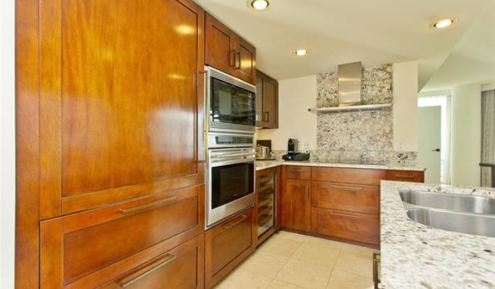 223 Saratoga Road,Honolulu,Hawaii,96815,2 Bedrooms Bedrooms,2 BathroomsBathrooms,Condo/Townhouse,Saratoga,12,18291017