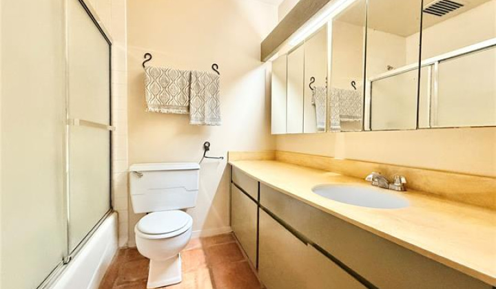 1015 Aoloa Place,Kailua,Hawaii,96734,2 Bedrooms Bedrooms,2 BathroomsBathrooms,Condo/Townhouse,Aoloa,2,19467439