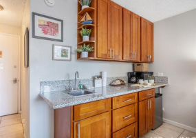 134 Kapahulu Avenue,Honolulu,Hawaii,96816,1 バスルームバスルーム,コンド / タウンハウス,Kapahulu,4,18291381