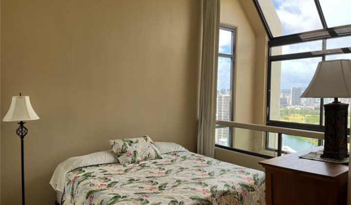 300 Wai Nani Way,Honolulu,Hawaii,96815,2 Bedrooms Bedrooms,2 BathroomsBathrooms,Condo/Townhouse,Wai Nani,24,18292193
