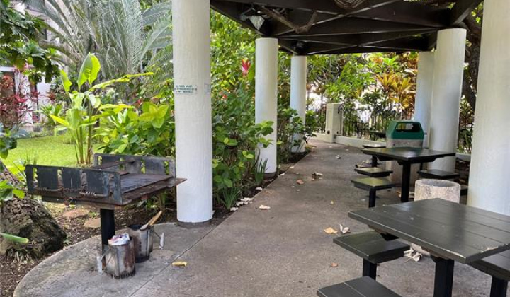 300 Wai Nani Way,Honolulu,Hawaii,96815,2 Bedrooms Bedrooms,2 BathroomsBathrooms,Condo/Townhouse,Wai Nani,24,18292193