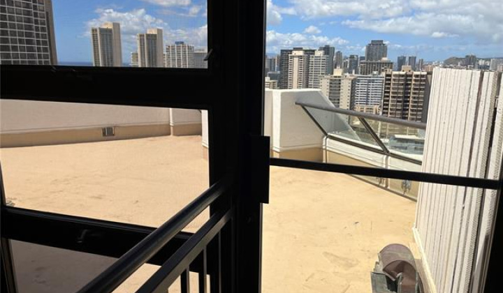 300 Wai Nani Way,Honolulu,Hawaii,96815,2 Bedrooms Bedrooms,2 BathroomsBathrooms,Condo/Townhouse,Wai Nani,24,18292193
