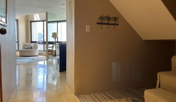 300 Wai Nani Way,Honolulu,Hawaii,96815,2 Bedrooms Bedrooms,2 BathroomsBathrooms,Condo/Townhouse,Wai Nani,24,18292193
