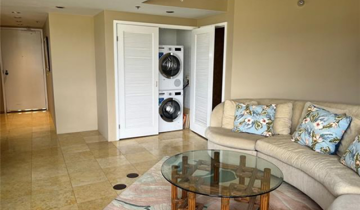 300 Wai Nani Way,Honolulu,Hawaii,96815,2 Bedrooms Bedrooms,2 BathroomsBathrooms,Condo/Townhouse,Wai Nani,24,18292193