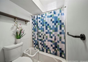 909 Ala Nanala Street,Honolulu,Hawaii,96818,1 Bedroom Bedrooms,1 BathroomBathrooms,Condo/Townhouse,Ala Nanala,6,18292551