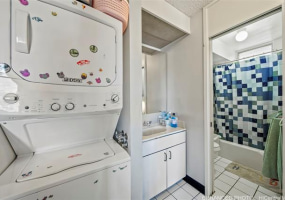 909 Ala Nanala Street,Honolulu,Hawaii,96818,1 Bedroom Bedrooms,1 BathroomBathrooms,Condo/Townhouse,Ala Nanala,6,18292551