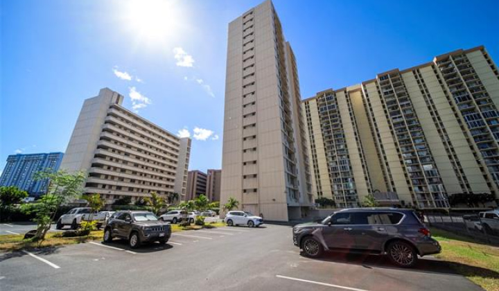 909 Ala Nanala Street,Honolulu,Hawaii,96818,1 Bedroom Bedrooms,1 BathroomBathrooms,Condo/Townhouse,Ala Nanala,6,18292551