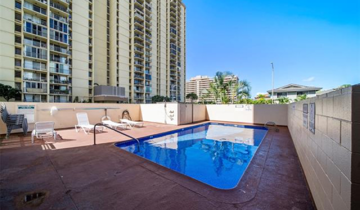 909 Ala Nanala Street,Honolulu,Hawaii,96818,1 Bedroom Bedrooms,1 BathroomBathrooms,Condo/Townhouse,Ala Nanala,6,18292551
