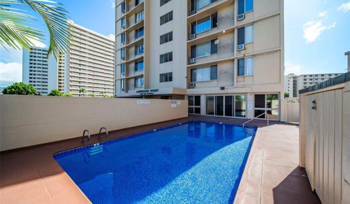 909 Ala Nanala Street,Honolulu,Hawaii,96818,1 Bedroom Bedrooms,1 BathroomBathrooms,Condo/Townhouse,Ala Nanala,6,18292551