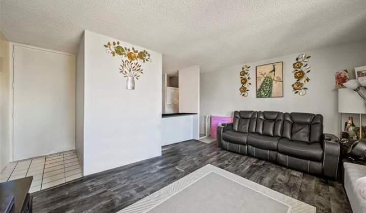 909 Ala Nanala Street,Honolulu,Hawaii,96818,1 Bedroom Bedrooms,1 BathroomBathrooms,Condo/Townhouse,Ala Nanala,6,18292551