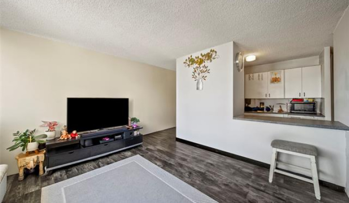 909 Ala Nanala Street,Honolulu,Hawaii,96818,1 Bedroom Bedrooms,1 BathroomBathrooms,Condo/Townhouse,Ala Nanala,6,18292551