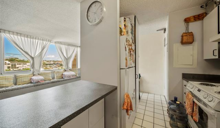 909 Ala Nanala Street,Honolulu,Hawaii,96818,1 Bedroom Bedrooms,1 BathroomBathrooms,Condo/Townhouse,Ala Nanala,6,18292551