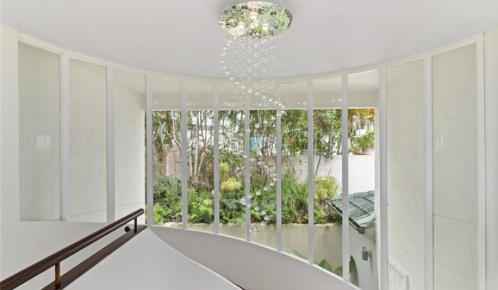1031 Ikena Circle,Honolulu,Hawaii,96821,5 Bedrooms Bedrooms,5 BathroomsBathrooms,Single family,Ikena,18293192