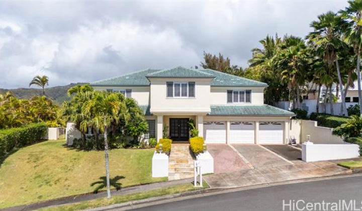 1031 Ikena Circle,Honolulu,Hawaii,96821,5 Bedrooms Bedrooms,5 BathroomsBathrooms,Single family,Ikena,18293192