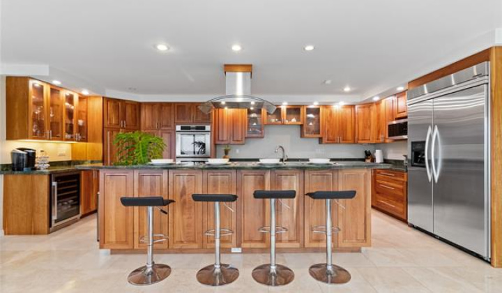 1031 Ikena Circle,Honolulu,Hawaii,96821,5 Bedrooms Bedrooms,5 BathroomsBathrooms,Single family,Ikena,18293192