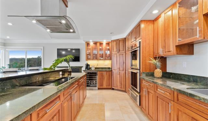 1031 Ikena Circle,Honolulu,Hawaii,96821,5 Bedrooms Bedrooms,5 BathroomsBathrooms,Single family,Ikena,18293192