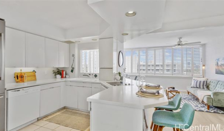 1545 Nehoa Street,Honolulu,Hawaii,96822,1 Bedroom Bedrooms,1 BathroomBathrooms,Condo/Townhouse,Nehoa,3,18293975