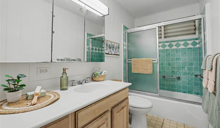 3536 Pinao Street,Honolulu,Hawaii,96822,3 Bedrooms Bedrooms,2 BathroomsBathrooms,Single family,Pinao,19469697