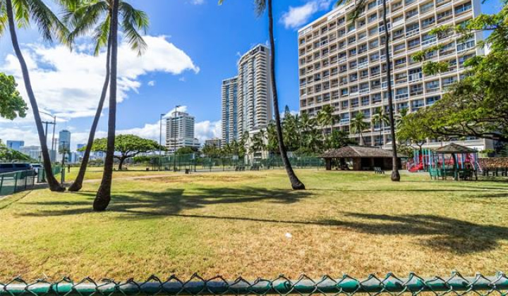 2444 Hihiwai Street,Honolulu,Hawaii,96826,1 ベッドルーム ベッドルーム,1 バスルームバスルーム,コンド / タウンハウス,Hihiwai,10,19469993