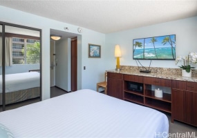 1103 Kaimoku Place,Honolulu,Hawaii,96821,4 ベッドルーム ベッドルーム,3 バスルームバスルーム,一戸建て,Kaimoku,17472595