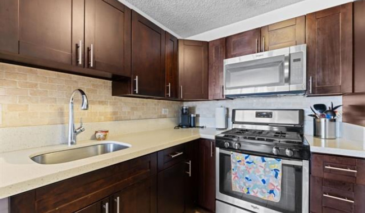 2452 Tusitala Street,Honolulu,Hawaii,96815,2 ベッドルーム ベッドルーム,1 バスルームバスルーム,コンド / タウンハウス,Tusitala,11,18754316