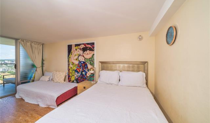 445 Seaside Avenue,Honolulu,Hawaii,96815,1 BathroomBathrooms,Condo/Townhouse,Seaside,38,18306022