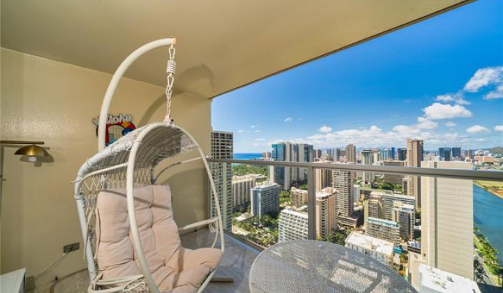 445 Seaside Avenue,Honolulu,Hawaii,96815,1 BathroomBathrooms,Condo/Townhouse,Seaside,38,18306022