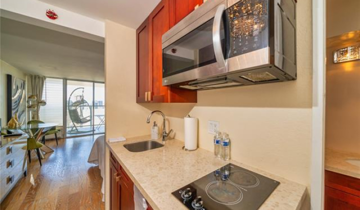445 Seaside Avenue,Honolulu,Hawaii,96815,1 BathroomBathrooms,Condo/Townhouse,Seaside,38,18306022