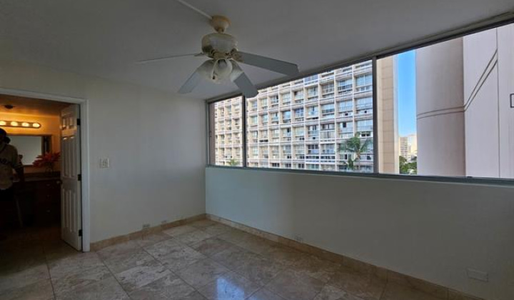 555 University Avenue,Honolulu,Hawaii,96826,2 Bedrooms Bedrooms,2 BathroomsBathrooms,Condo/Townhouse,University,8,18306316
