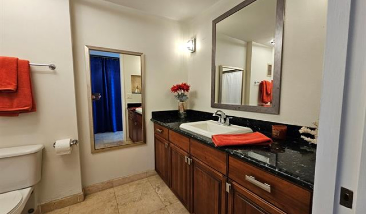 555 University Avenue,Honolulu,Hawaii,96826,2 Bedrooms Bedrooms,2 BathroomsBathrooms,Condo/Townhouse,University,8,18306316