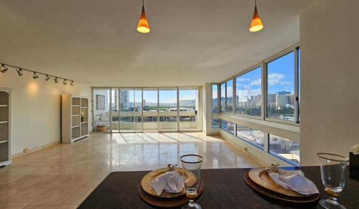 555 University Avenue,Honolulu,Hawaii,96826,2 Bedrooms Bedrooms,2 BathroomsBathrooms,Condo/Townhouse,University,8,18306316