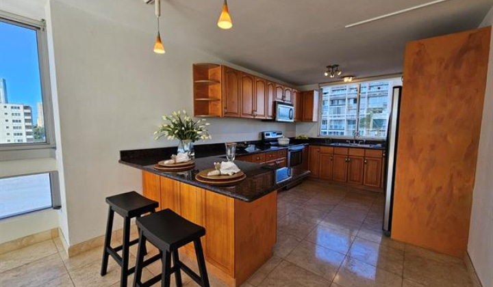 555 University Avenue,Honolulu,Hawaii,96826,2 Bedrooms Bedrooms,2 BathroomsBathrooms,Condo/Townhouse,University,8,18306316