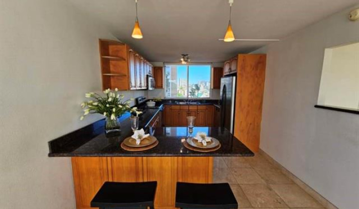 555 University Avenue,Honolulu,Hawaii,96826,2 Bedrooms Bedrooms,2 BathroomsBathrooms,Condo/Townhouse,University,8,18306316